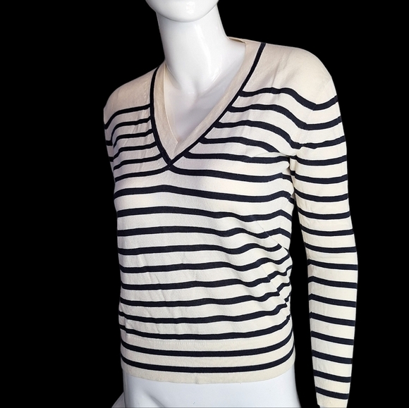 J. Crew Womens Striped VNeck Sweater Summerweight Cotton XSmall Cream/Blue Color - Picture 6 of 12